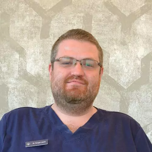 Dr Farago Laszlo 500x500 683feb364a3dc